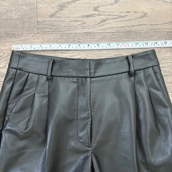 Aritzia Wilfred Black Faux Leather Effortless Shorts - Picture 3 of 4